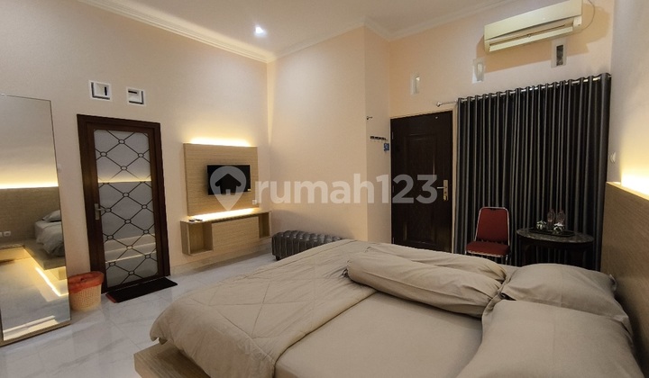 Private Pool Villa in the Center of Yogyakarta City Private Pool Villa in the Center of Yogyakarta City