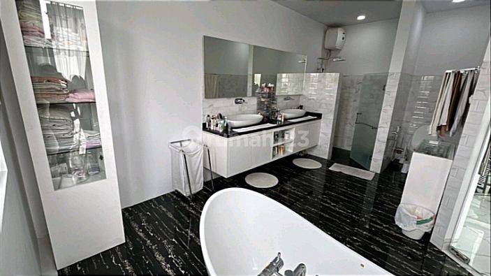 Di Jual Rumah Mewah 2 Lantai di Jl. Perjuangan Kota Cirebon 3