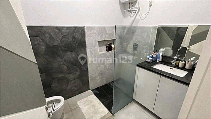 Di Jual Rumah Mewah 2 Lantai di Jl. Perjuangan Kota Cirebon 11