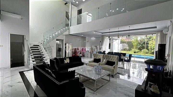 Di Jual Rumah Mewah 2 Lantai di Jl. Perjuangan Kota Cirebon 1