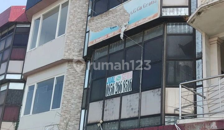 For Quick Sale: Shop House on Jagalan Street, Semarang, Area 80m²