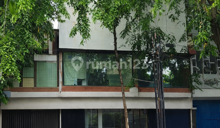 Property Below NJOP on Jl Mt Haryono Raya (Mataram) Semarang, Area 1150M, Width 25M, HGB, Excellent and Strategic for Your Business