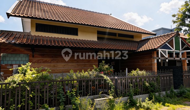 Quick Sale, Ma'am.. House on Jl Singosari, Semarang 1