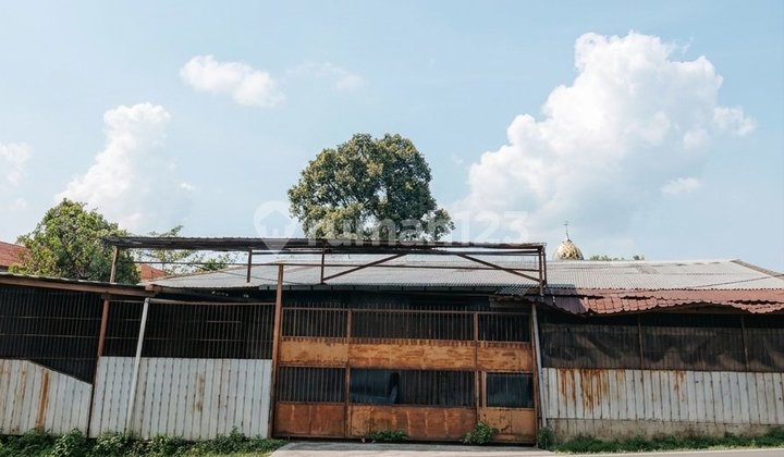 For quick sale ...BU... warehouse on JL Raya Cangkiran, area 611m² 1