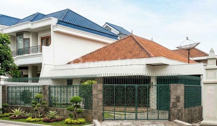 For Sale Urgently.. Ma'am.. .house On Kp Kali St. Semarang 1