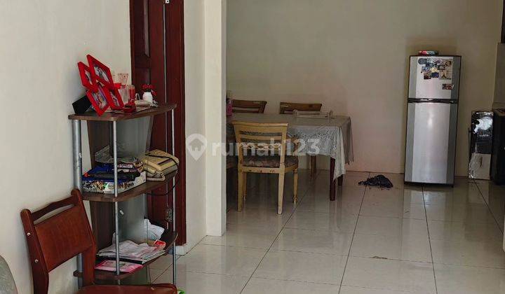 Dijual Cepat...BU.. rumah kost2an
Di JL  Taman durian I
Lamper sari 2