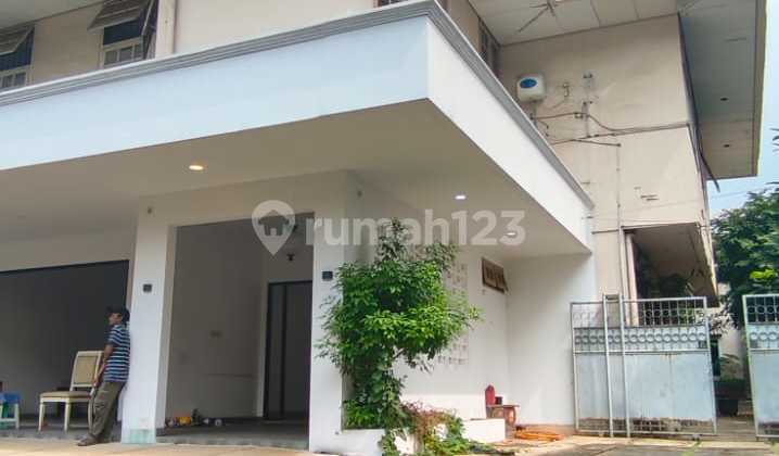 For Sale: Ks Tubun Petamburan House Inside a Complex For Sale: Ks Tubun Petamburan House Inside a Complex