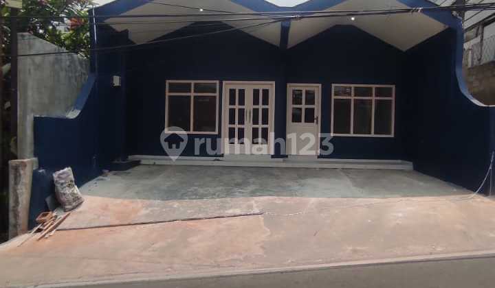 Commercial Business Zone House in Karang Tengah I Lebak Bulus