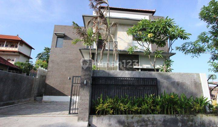 3 Bedroom House, Swimming Pool, Jalan Gatsu Barat, Denpasar 1