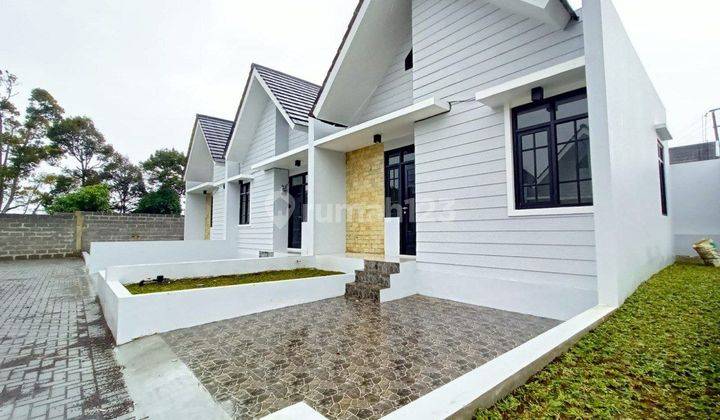 Rumah Baru Furnished Sertifikat Hak Milik di Jalan Padaasih, Cisarua, Bandung Barat 4