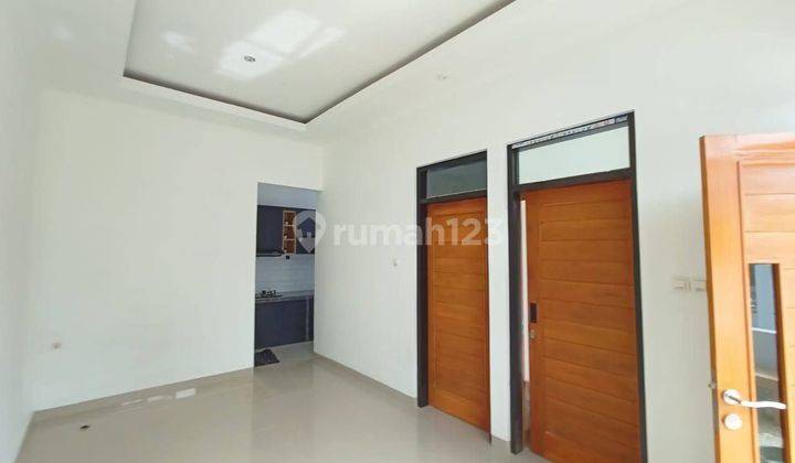 Rumah Baru Furnished Sertifikat Hak Milik di Jalan Padaasih, Cisarua, Bandung Barat 8