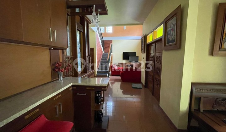 Rumah 2 Lantai Bagus Furnished SHM di Jl. Raya Baru Kadungora, Garut 5