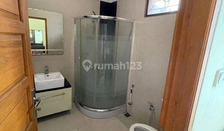 Rumah 2 Lantai Bagus Furnished SHM di Jl. Raya Baru Kadungora, Garut 12