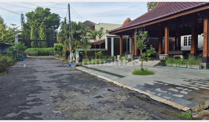 Rumah Mewah di Kawasan Sejuk Ungaran, Semarang 2
