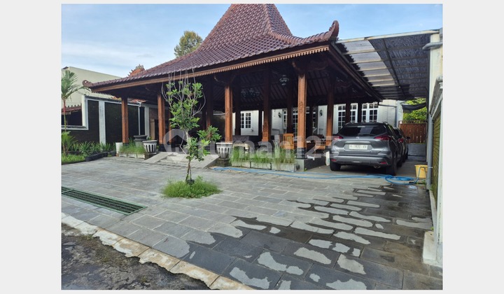 Rumah Mewah di Kawasan Sejuk Ungaran, Semarang 1