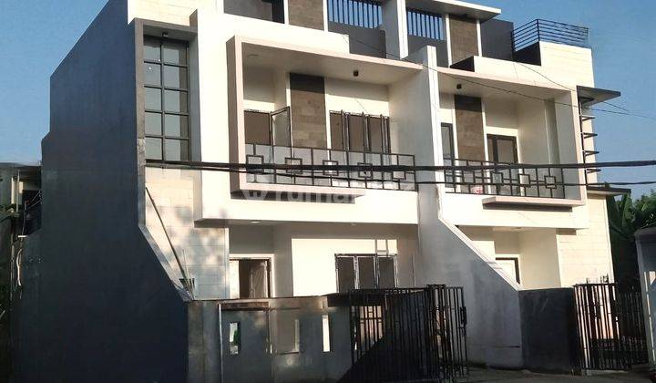 Dijual Rumah Baru Tersedia Ada 2 Unit Dalam Komplek Di Cinere, Jakarta Selatan 2