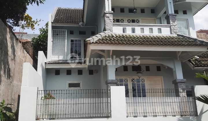 Rumah 2 lantai Dalam Komplek di Cinere, Jakarta Selatan Rumah 2 lantai Dalam Komplek di Cinere, Jakarta Selatan