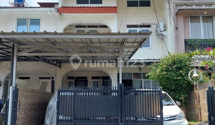 Rumah Lokasi Strategis Dekat Sekolah Bpk Penabur di Cinere