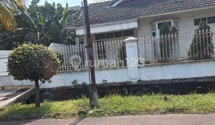 Rumah Dalam Komplek di Cinere Dekat Tol Limo