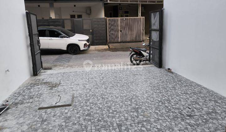 Dijual Rumah Depan 2 Lantai Belakang 3 Lantai Di Semolowaru Selatan Surabaya 2