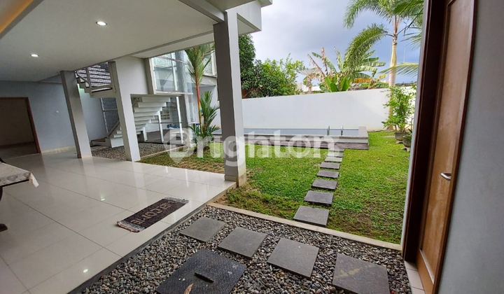 RUMAH TINGGAL 2 LANTAI DI BALIKPAPAN KALIMANTAN TIMUR  2