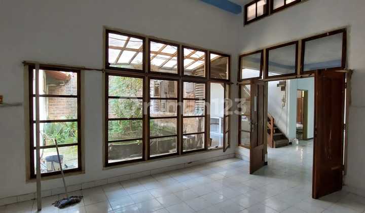 HOUSE FOR RENT IN GAYUNG SARI BARAT, SURABAYA