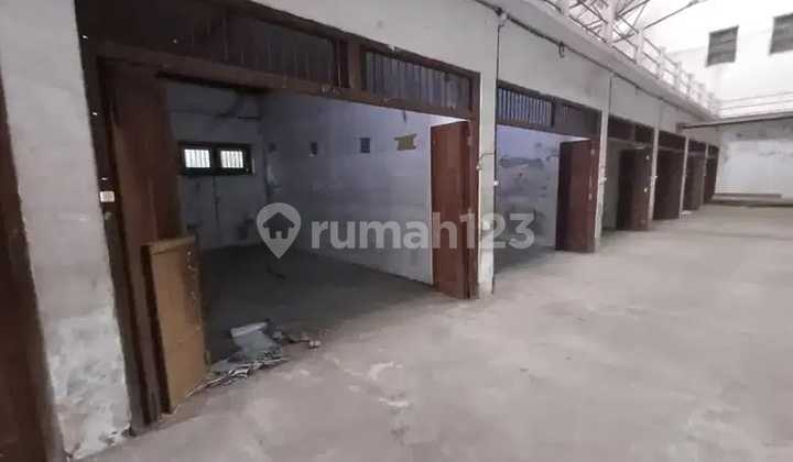 1-STORY SHOP HOUSE IN SIMOKERTO, SURABAYA 2