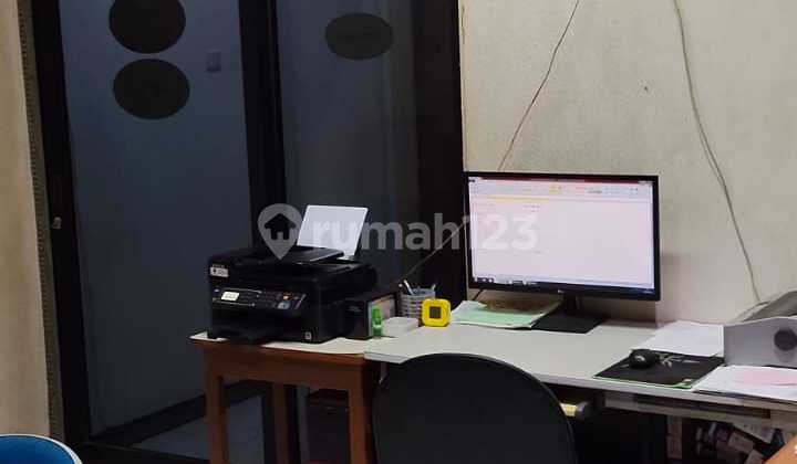 3.5-STORY SHOPHOUSE IN TEMBOK DUKUH, SURABAYA 2