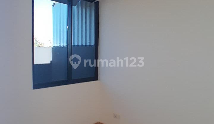 RUMAH DI CENTRAL PARK MERR SURABAYA 2