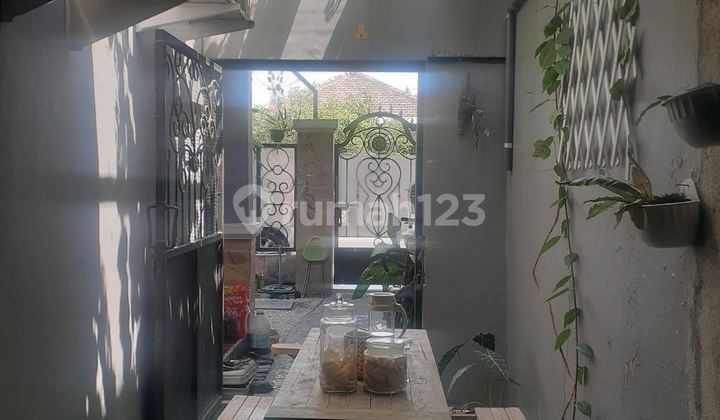 HOUSE ON JATI KAMPIR STREET, MADIUN CITY HOUSE ON JATI KAMPIR STREET, MADIUN CITY