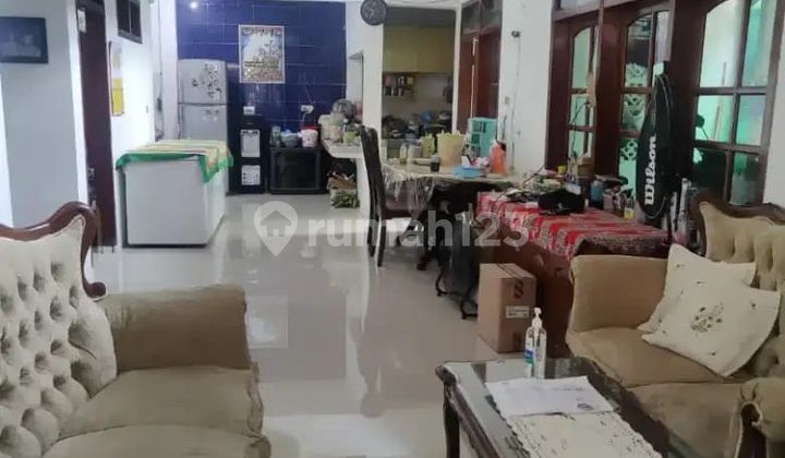 RUMAH 2.5 LANTAI DI JALAN DEMAK SURABAYA PUSAT  2