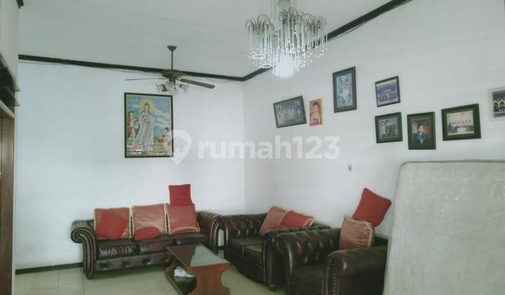 RUMAH 3 LANTAI DI JALAN SIMOLAWANG SURABAYA 