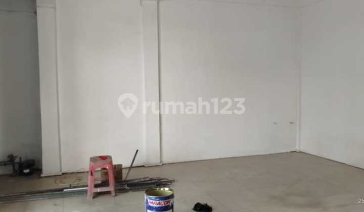 DI JALAN JAKSA AGUNG GRESIK DI JALAN JAKSA AGUNG GRESIK