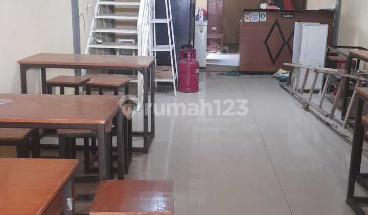 3-Storey Shop House in Jaya Perzada Regency, Candi, Sidoarjo