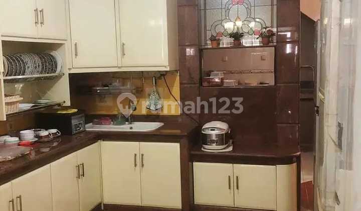 RUMAH MEWAH SEMI FURNISHED DI DARMO BARU TIMUR SUKOMAUNGGAL SURABAYA 2