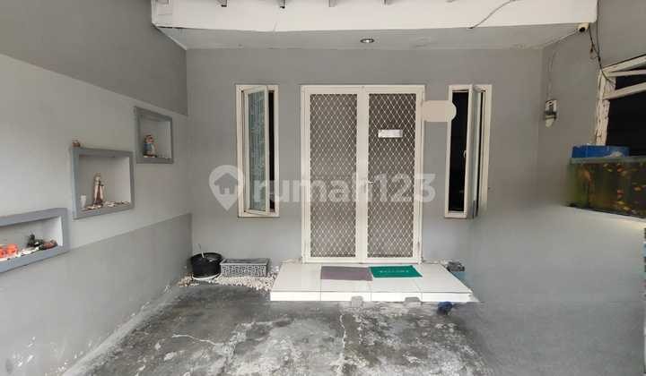 RUMAH 2.5 LANTAI DI PERUMAHAN GRIYO PABEAN SIDOARJO 1