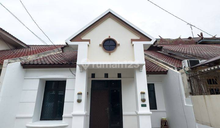 Dijual Rumah Rapi Dan Siap Huni 8x18 di Duta Garden 1