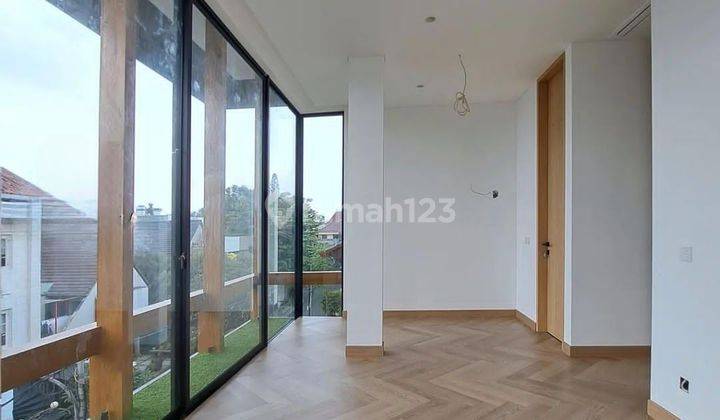 Dijual Rumah 3 Lantai Baru di Pondok Indah, Jakarta Selatan 2