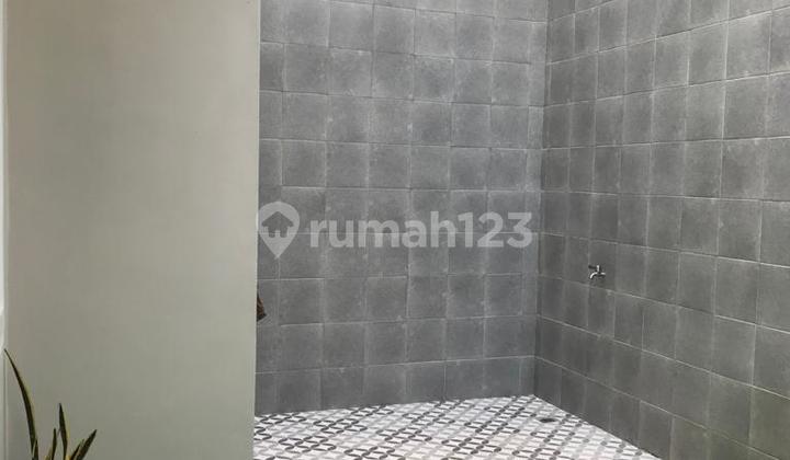 House Near Toll Access Desari Graha Cinere, Depok 2