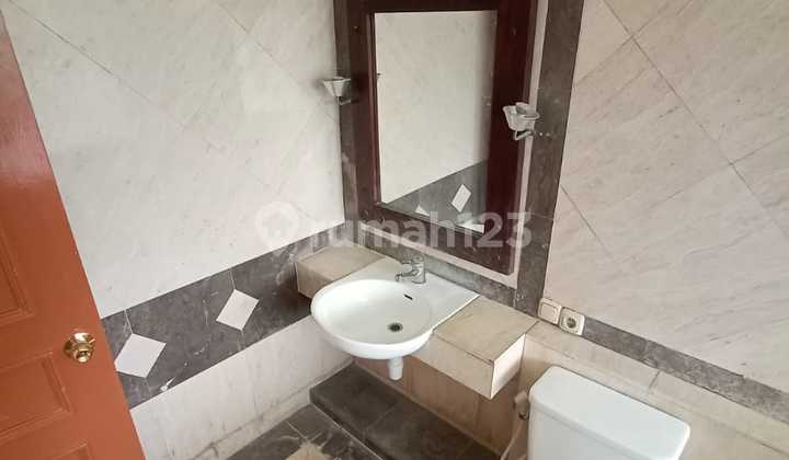 Rumah Asri Cinere Country Dekat Akses Toll Desari, Jaksel 2