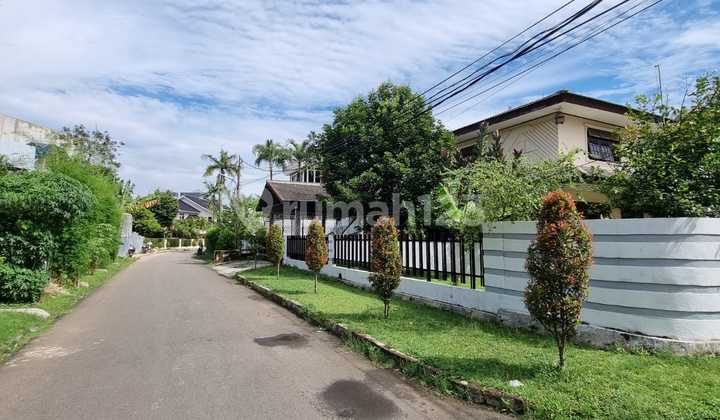 Strategic Location House Near MRT Lebak Bulus, South Jakarta