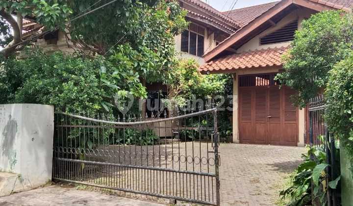 Rumah Tua Hitung Tanah di Pamulang - Tangerang 