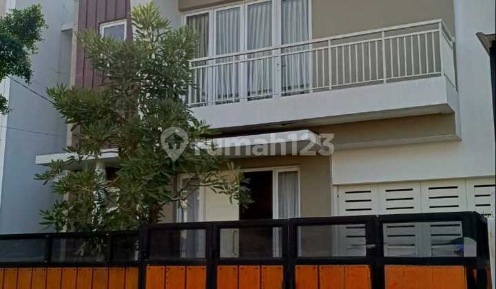 Rumah 2 Lantai di Cinere Dekat Toll Desari 