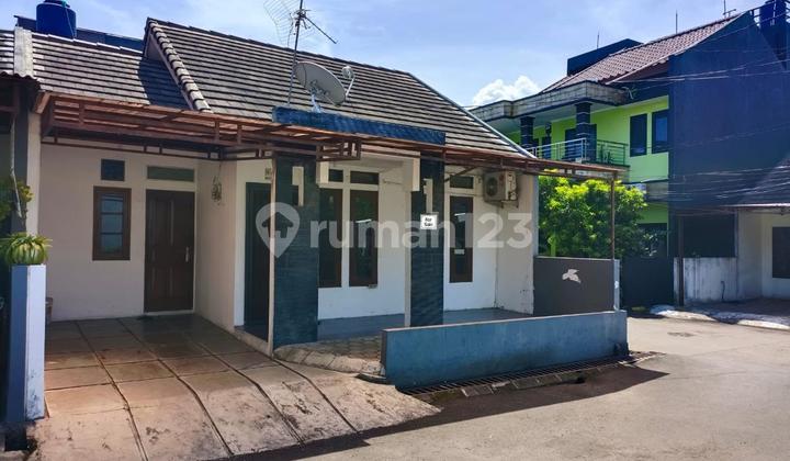 Rumah 2 Lantai di Seberang Bandara Cirendeu 