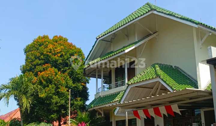 Rumah Clasik Dekat ke Kampus Upn Veteran Jakarta