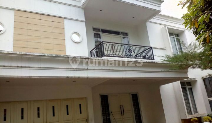 Rumah Dekat Sekolah Al-Ikhlas di Cilandak, Jakarta Selatan 1