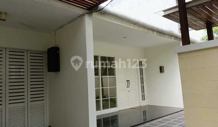 Rumah Besar bisa untuk kantor di Radio Dalam, Jakarta Selatan Rumah Besar bisa untuk kantor di Radio Dalam, Jakarta Selatan