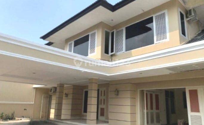 Rumah Mewah Disewakan Pinggir Jalan Di Pondok Indah, Jakarta Selatan 1