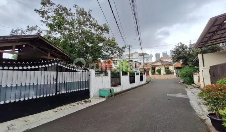 Rumah Hitung Tanah Dekat Kampus Binus Kemanggisan, Jakarta Barat