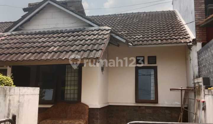House in a Strategic Location in Sawangan, Depok House in a Strategic Location in Sawangan, Depok